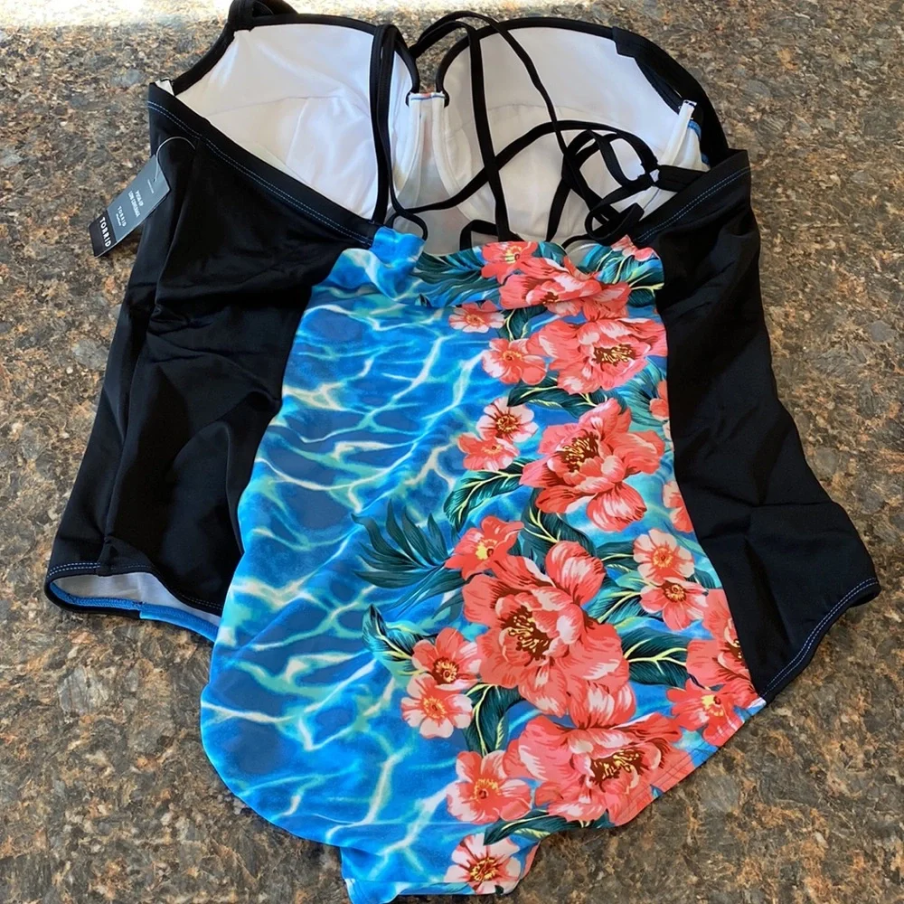 NWT TORRID lattice back tropical blue water floral swimsuit